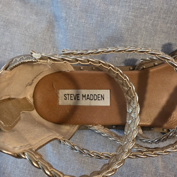 Steve Madden Gold and Tan Sandals - Picture 2 of 6